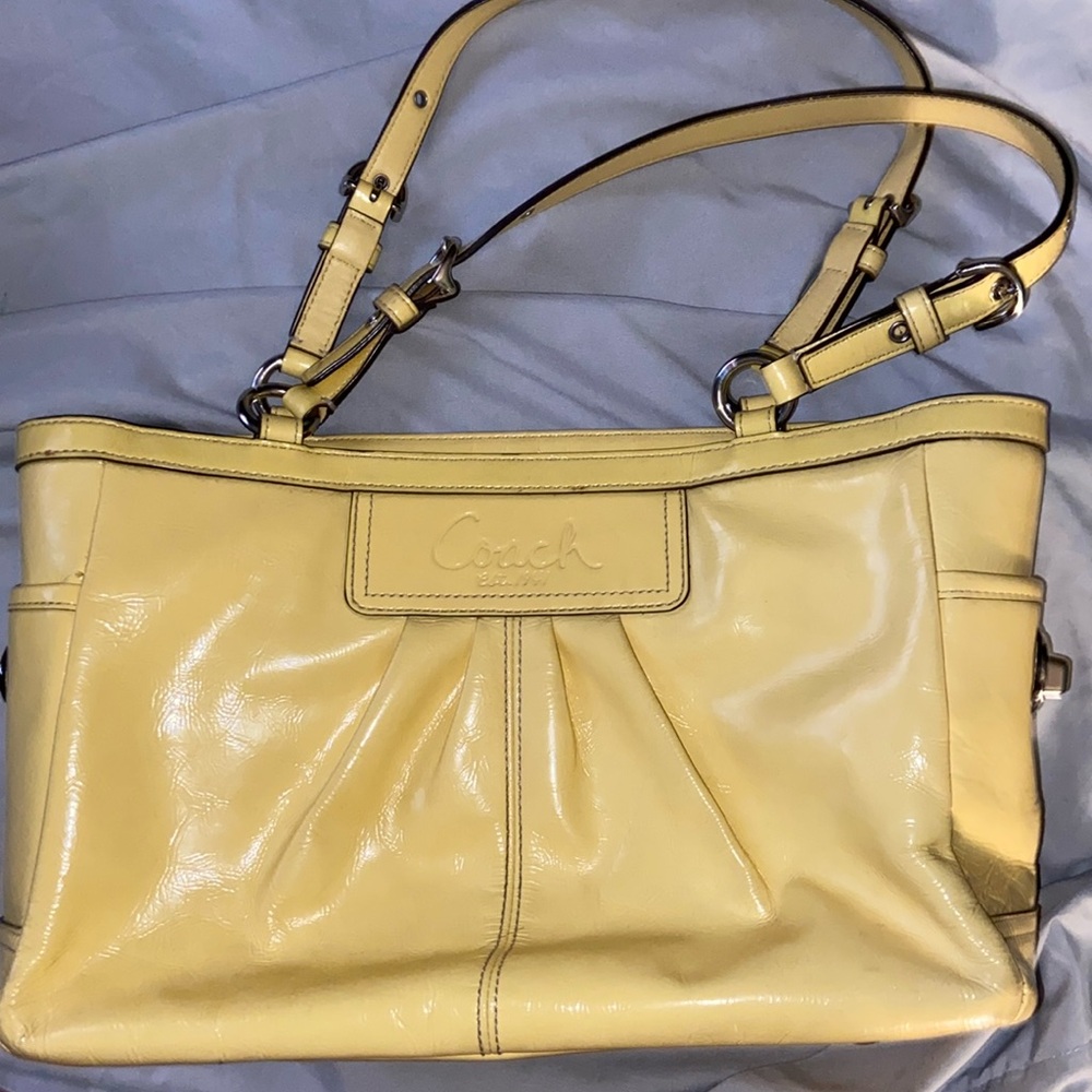 Coach Gallery East West Tote EUC
